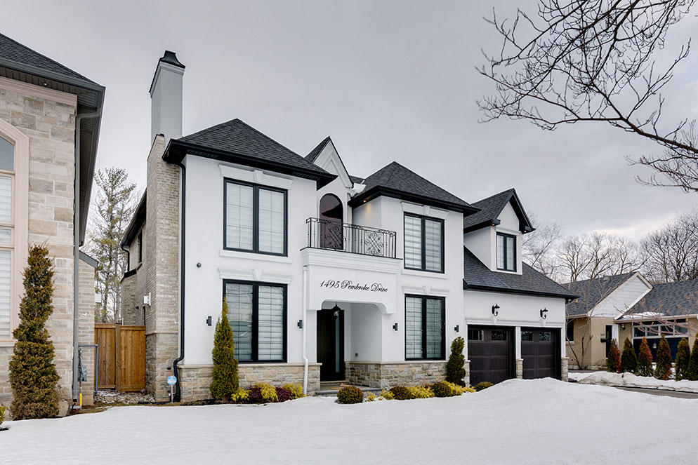 1495 Pembroke Drive, Oakville ON