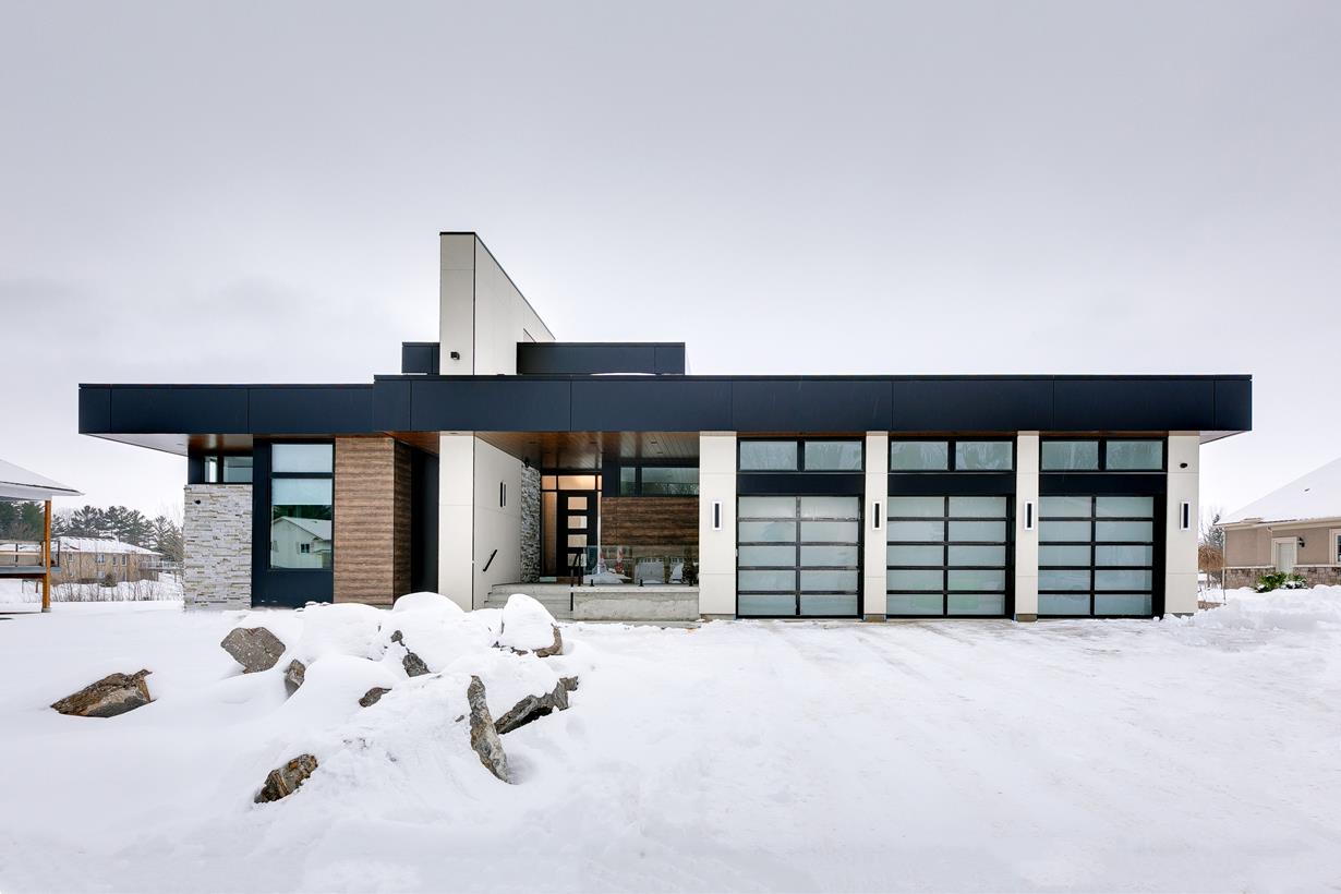 12 Deanna Road, Wasaga Beach ON