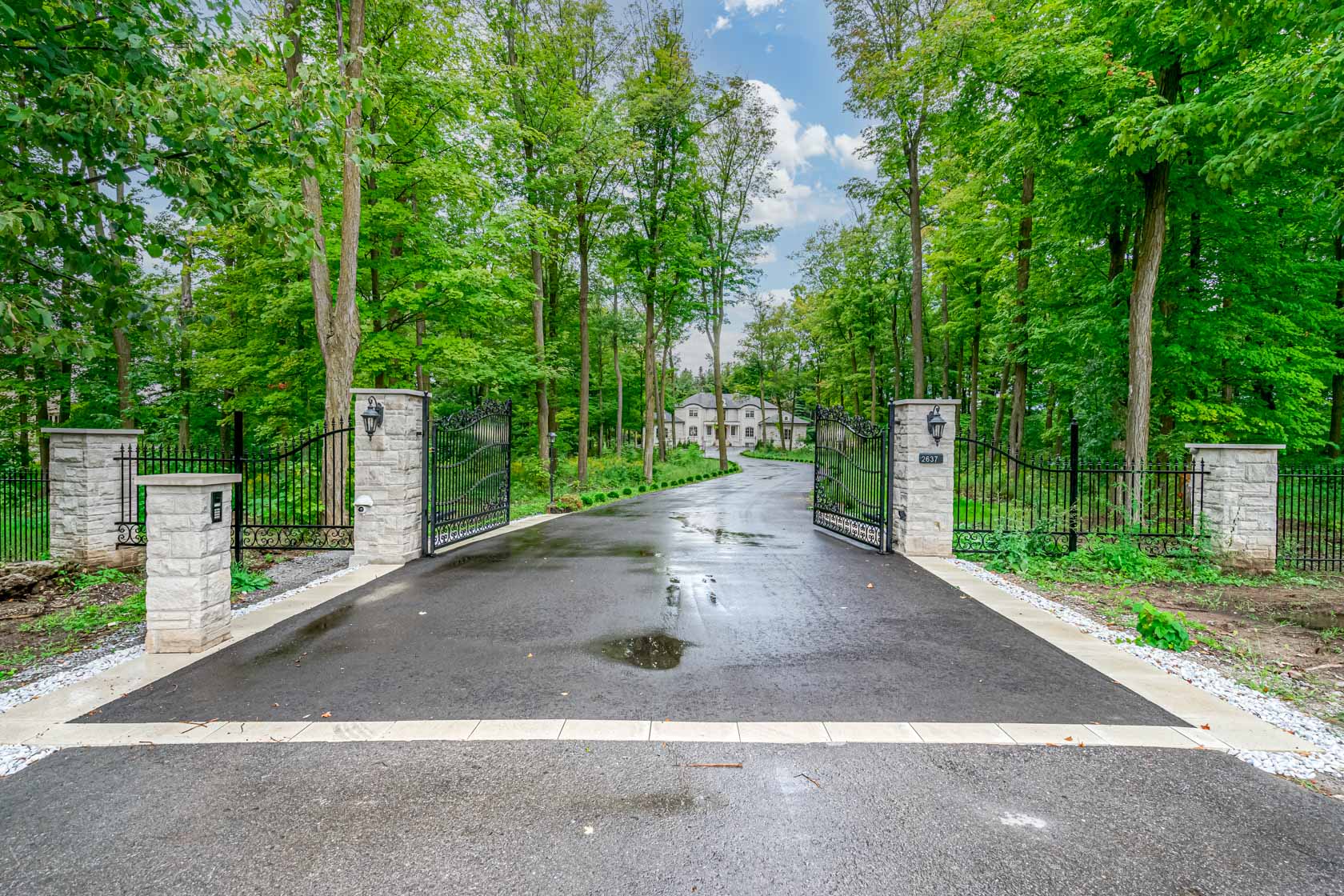 2637 Bluffs Way, Burlington ON